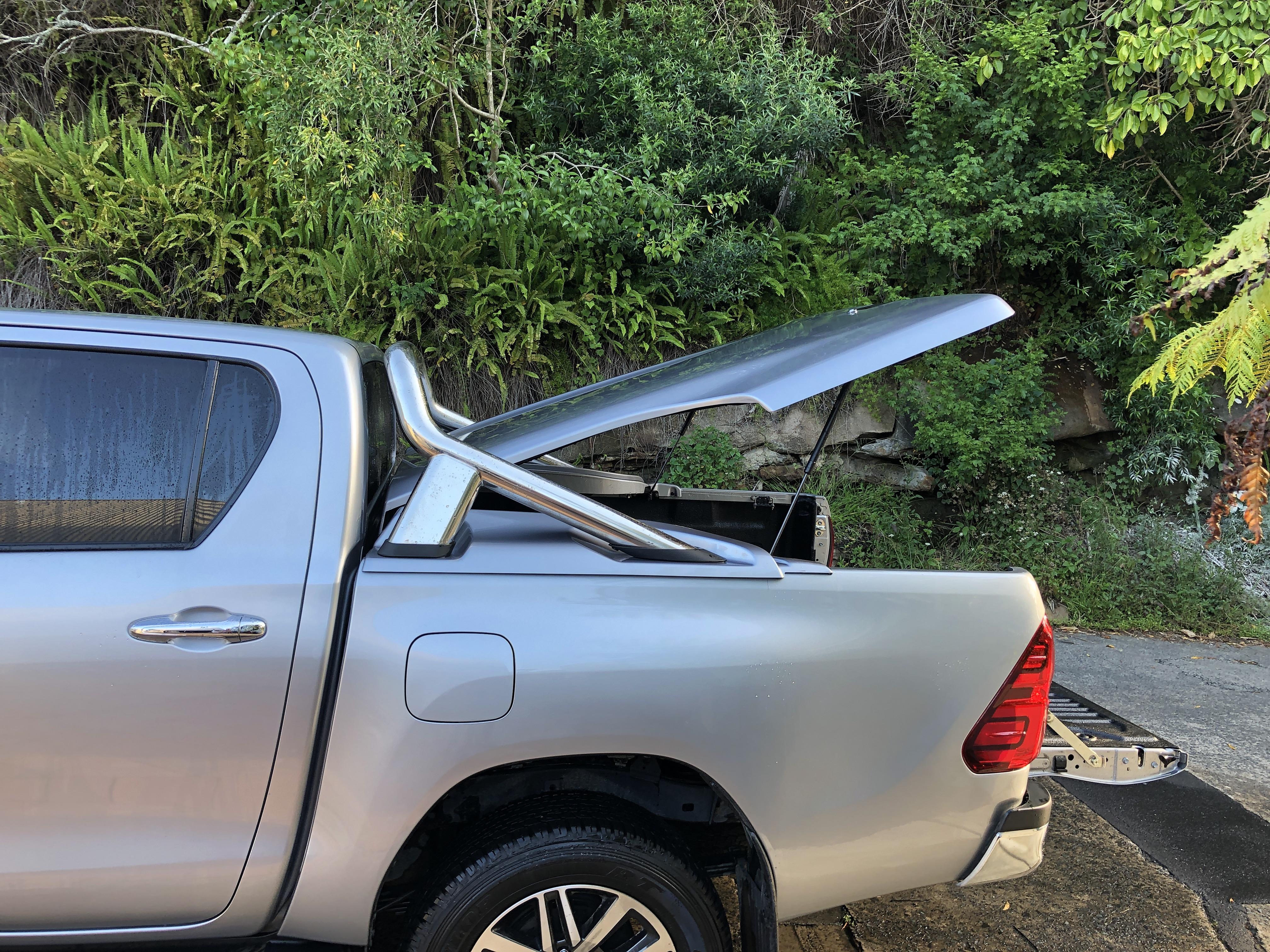 Toyota Hilux 2017 Sr5 3 Piece Hard Lid Tonneau Cover Jpw5040505 Just Parts